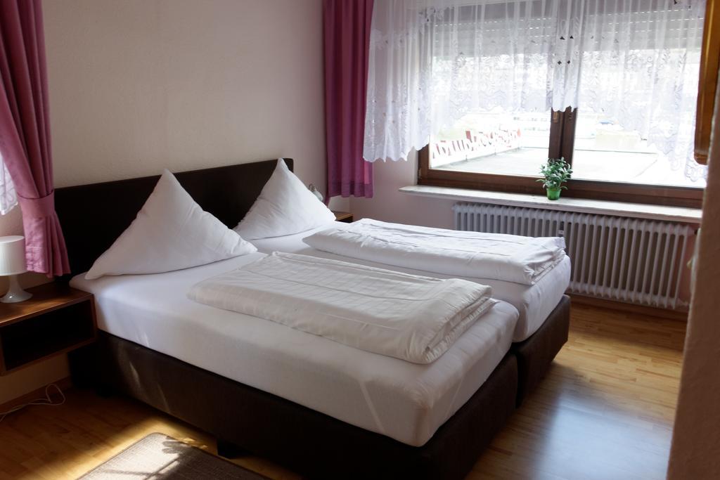 Hotel Haus Sonnschein كوتشيم الغرفة الصورة